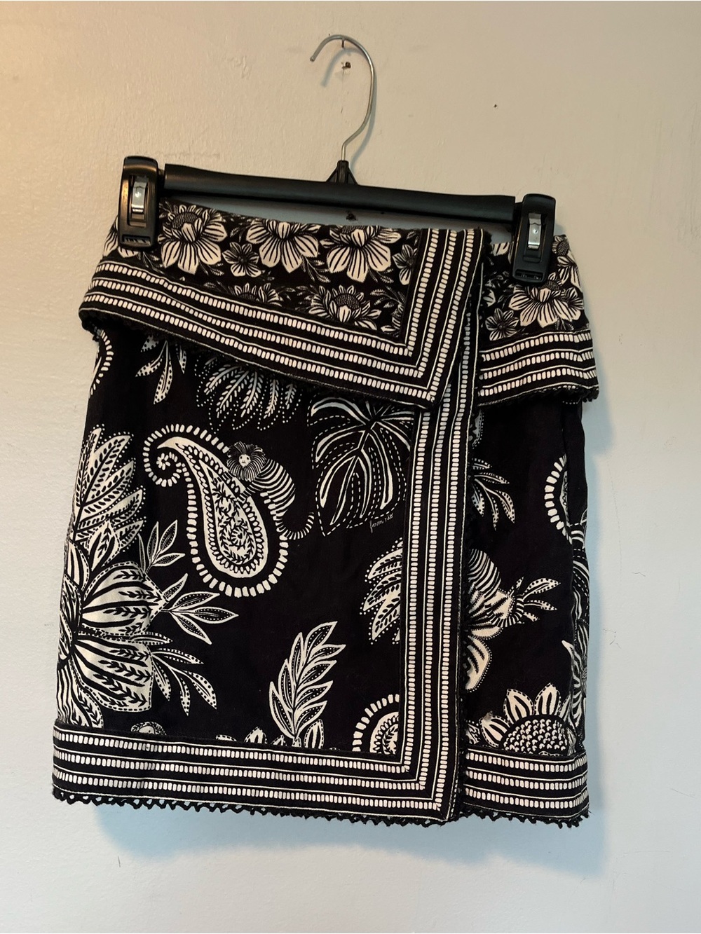 NEW FALL 🍁 FARM RIO PASLEY BLOOM SKIRT SIZE 24
🚨FINAL PRICE NO DISCOUNT - Picture 2 of 12